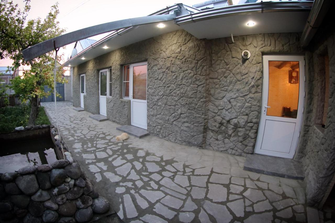 Vanand Guest House Gyumri ภายนอก รูปภาพ
