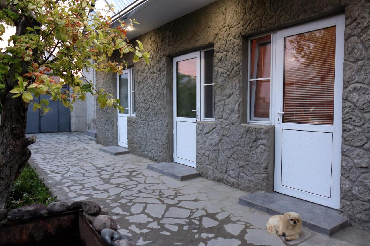 Vanand Guest House Gyumri ภายนอก รูปภาพ