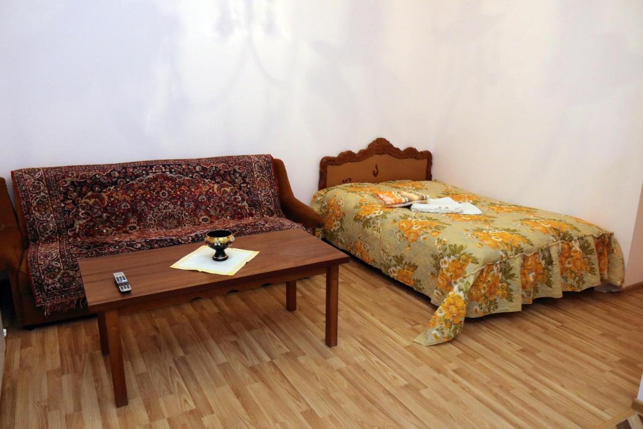 Vanand Guest House Gyumri ภายนอก รูปภาพ