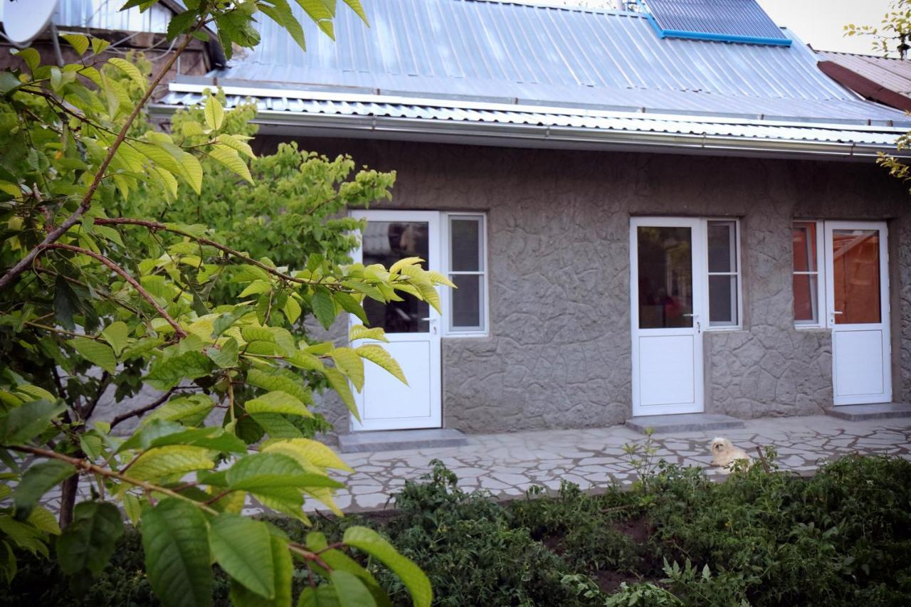 Vanand Guest House Gyumri ภายนอก รูปภาพ