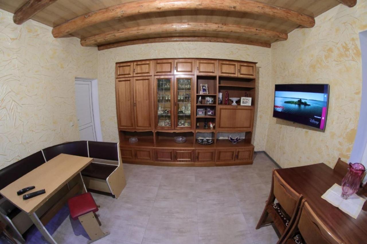 Vanand Guest House Gyumri ภายนอก รูปภาพ